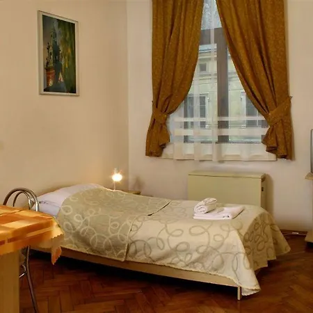 Lägenhetshotell Maria 4*